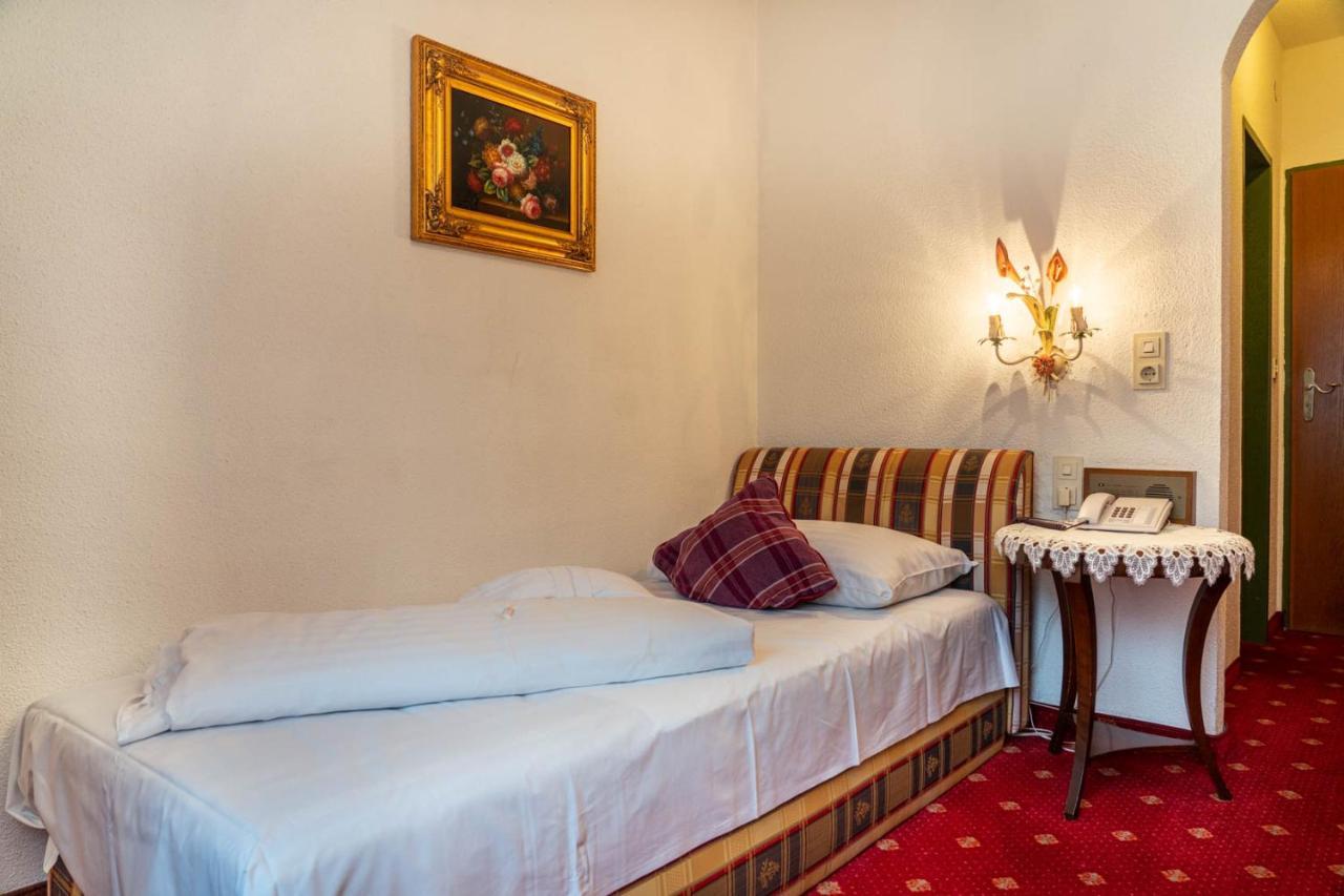 Hotel Donnerhof Fulpmes Room photo